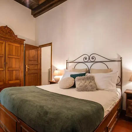 Santa Caterina By The Pantheon - 2br *