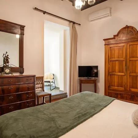 Santa Caterina By The Pantheon - 2br *